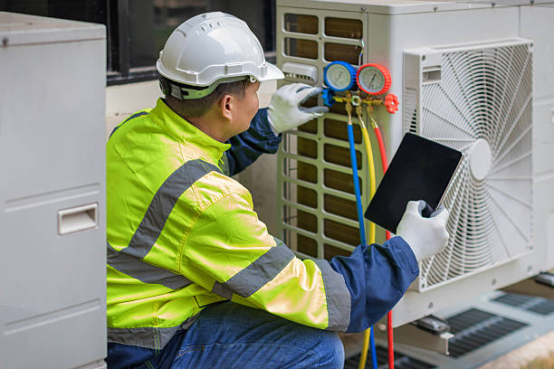 Professional Hvac Installation technician working in Red Rock, TX